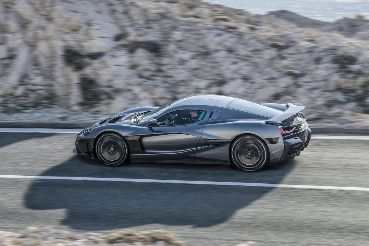 Rimac C_TWO súper auto deportivo eléctrico